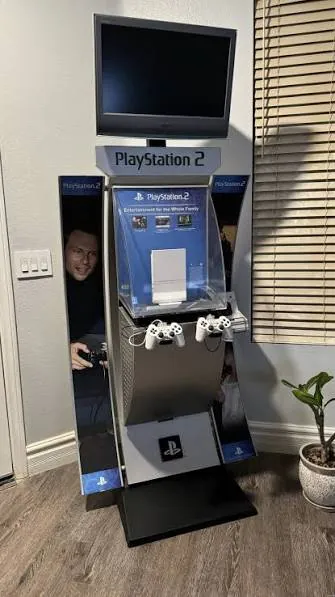PlayStation 2 store demo kiosk
