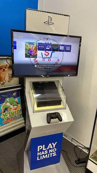 PlayStation 4 store demo kiosk