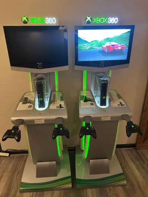 Xbox 360 store demo kiosk